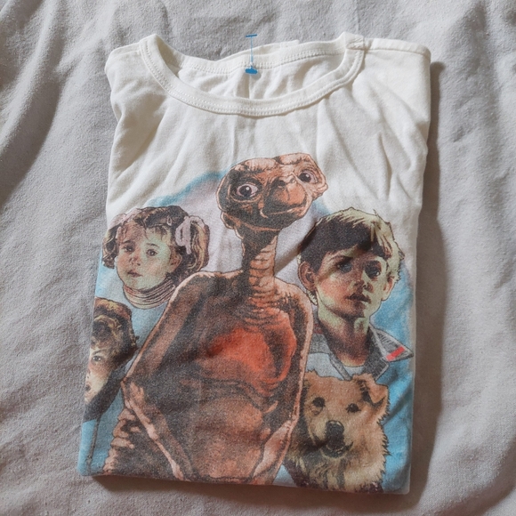 Universal Tops - Universal Classic ET The Extraterrestial Tee